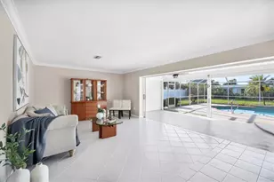 633 Valencia Rd, Venice, FL 34285 - Photo 11