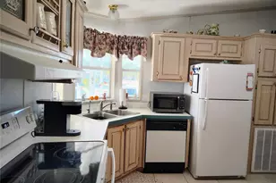 6822 Hikina Dr, North Port, FL 34287 - Photo 13