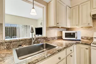 72 Circlewood Dr, Venice, FL 34293 - Photo 25