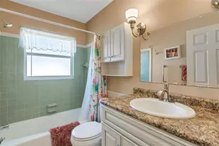 72 Circlewood Dr, Venice, FL 34293 - Photo 35