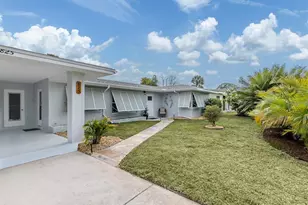 825 Nokomis Ave S, Venice, FL 34285 - Photo 29