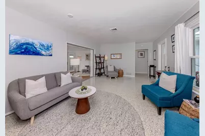 825 Nokomis Avenue S, Venice, FL 34285 - Photo 7