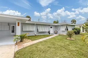 825 Nokomis Ave S, Venice, FL 34285 - Photo 3