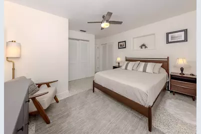 825 Nokomis Avenue S, Venice, FL 34285 - Photo 15
