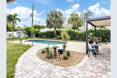 825 Nokomis Avenue S, Venice, FL 34285 - Photo 23