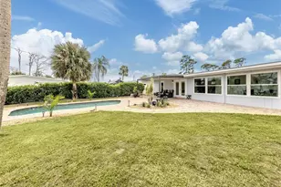 825 Nokomis Ave S, Venice, FL 34285 - Photo 27