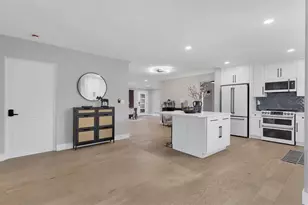 2242 Sunnyside Ln, Sarasota, FL 34239 - Photo 15