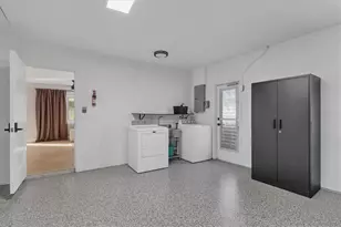 2242 Sunnyside Ln, Sarasota, FL 34239 - Photo 33