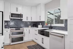 2242 Sunnyside Ln, Sarasota, FL 34239 - Photo 23