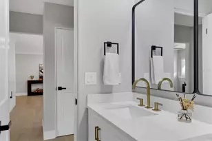 2242 Sunnyside Ln, Sarasota, FL 34239 - Photo 27