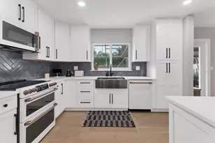 2242 Sunnyside Ln, Sarasota, FL 34239 - Photo 21