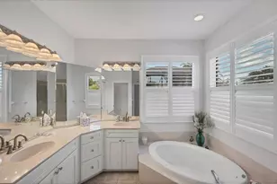 421 Pinewood Lake Dr, Venice, FL 34285 - Photo 41