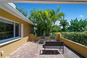 424 Baycrest Dr, Venice, FL 34285 - Photo 9