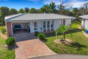 402 Circlewood Dr, Venice, FL 34293 - Photo 3