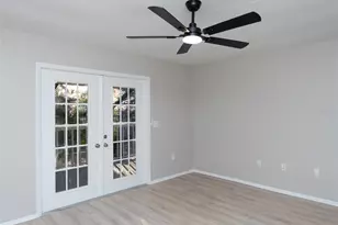 593 S Moon Dr, Venice, FL 34292 - Photo 23