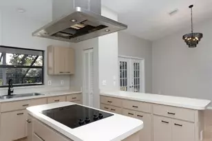 593 S Moon Dr, Venice, FL 34292 - Photo 17