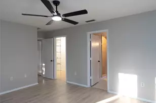 593 S Moon Dr, Venice, FL 34292 - Photo 25