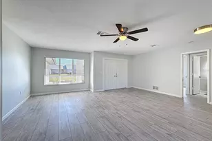 1614 Honey Ct, Venice, FL 34293 - Photo 9