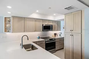 627 Alhambra Rd, Venice, FL 34285 - Photo 9