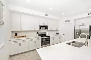 17775 Boracay Ct, Venice, FL 34293 - Photo 15