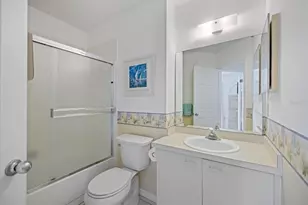 880 Bird Bay Dr W, Venice, FL 34285 - Photo 25