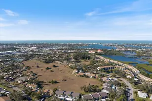 880 Bird Bay Dr W, Venice, FL 34285 - Photo 31