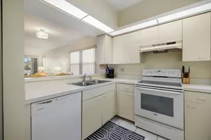 880 Bird Bay Dr W, Venice, FL 34285 - Photo 7