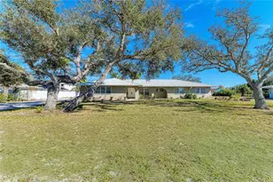 612 Bayshore Rd, Nokomis, FL 34275 - Photo 1