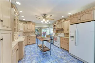 612 Bayshore Rd, Nokomis, FL 34275 - Photo 17