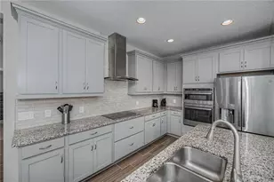 19890 Montenero Wy, Venice, FL 34293 - Photo 9