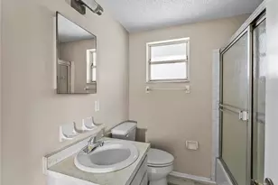 810 Texas St, Englewood, FL 34223 - Photo 15