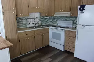 805 S Green Cir, Venice, FL 34285 - Photo 9