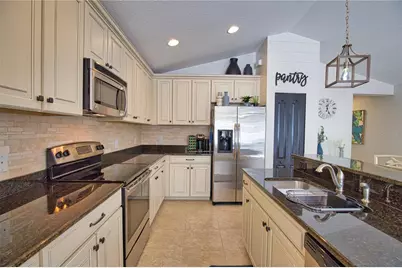 12444 Shimmering Oak Circle, Venice, FL 34293 - Photo 11