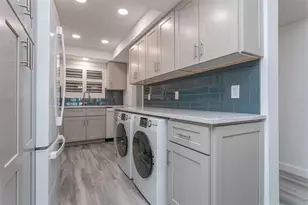 633 Alhambra Rd, Venice, FL 34285 - Photo 19