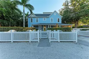 1315 15th Ave W, Bradenton, FL 34205 - Photo 3