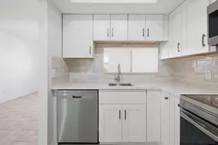 1023 Beach Manor Cir, Venice, FL 34285 - Photo 19