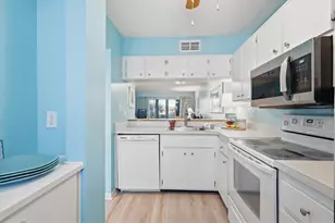 404 Cerromar Cir N, Venice, FL 34293 - Photo 11