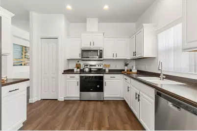 11504 Dancing River Drive, Venice, FL 34292 - Photo 7