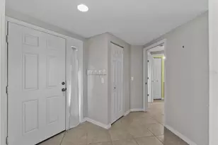 902 Addington Ct, Venice, FL 34293 - Photo 13