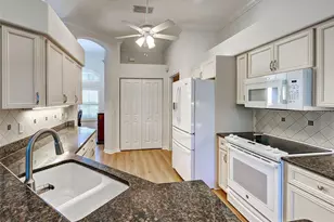 445 Marsh Creek Rd, Venice, FL 34292 - Photo 17