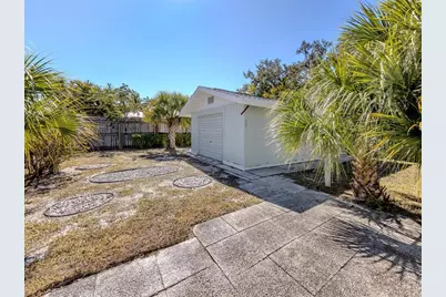 325 Palmetto Road W, Nokomis, FL 34275 - Photo 25