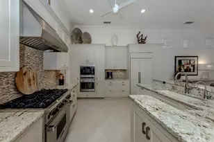 300 Stone Briar Creek Dr, Venice, FL 34292 - Photo 11