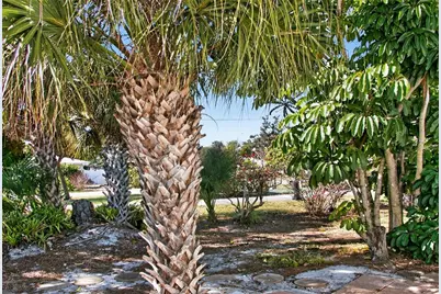 703 S Green Circle, Venice, FL 34285 - Photo 35