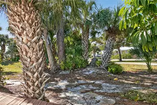 703 S Green Cir, Venice, FL 34285 - Photo 33