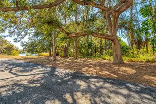 510 Villa Park Dr, Nokomis, FL 34275 - Photo 5