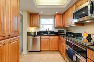 104 Capri Isles Blvd, Venice, FL 34292 - Photo 9