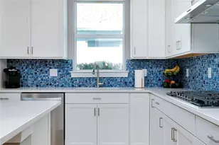 10125 Beachwalk Dr, Englewood, FL 34223 - Photo 23