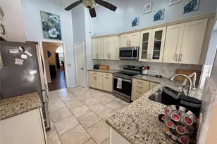 549 Warwick Ln, Venice, FL 34293 - Photo 3