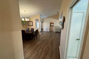 549 Warwick Ln, Venice, FL 34293 - Photo 11