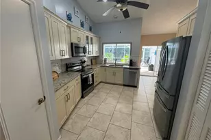 549 Warwick Ln, Venice, FL 34293 - Photo 7